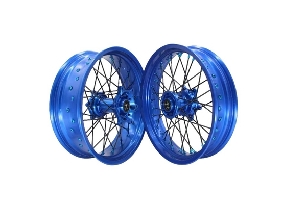 17" Leggio di alluminio 7S-T6 Ruote per moto Color personalizzabili