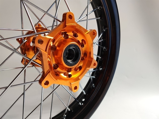 2.50-17 e 3.00x17 pollici moto alloy Spoked Ruote per SX250 Disegno personalizzato