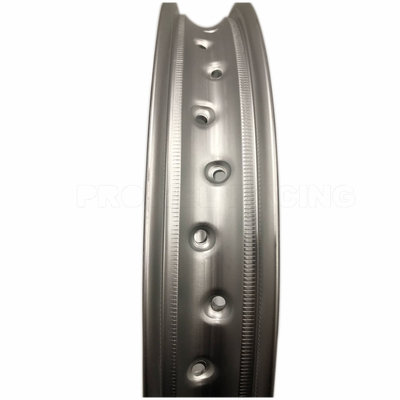 Fermato per motociclisti in lega H tipo 2.15x17 con verniciatura in argento